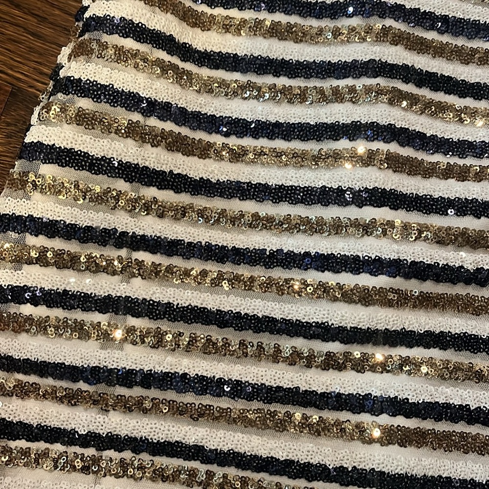 fitted party dress - Picture 2 of 4